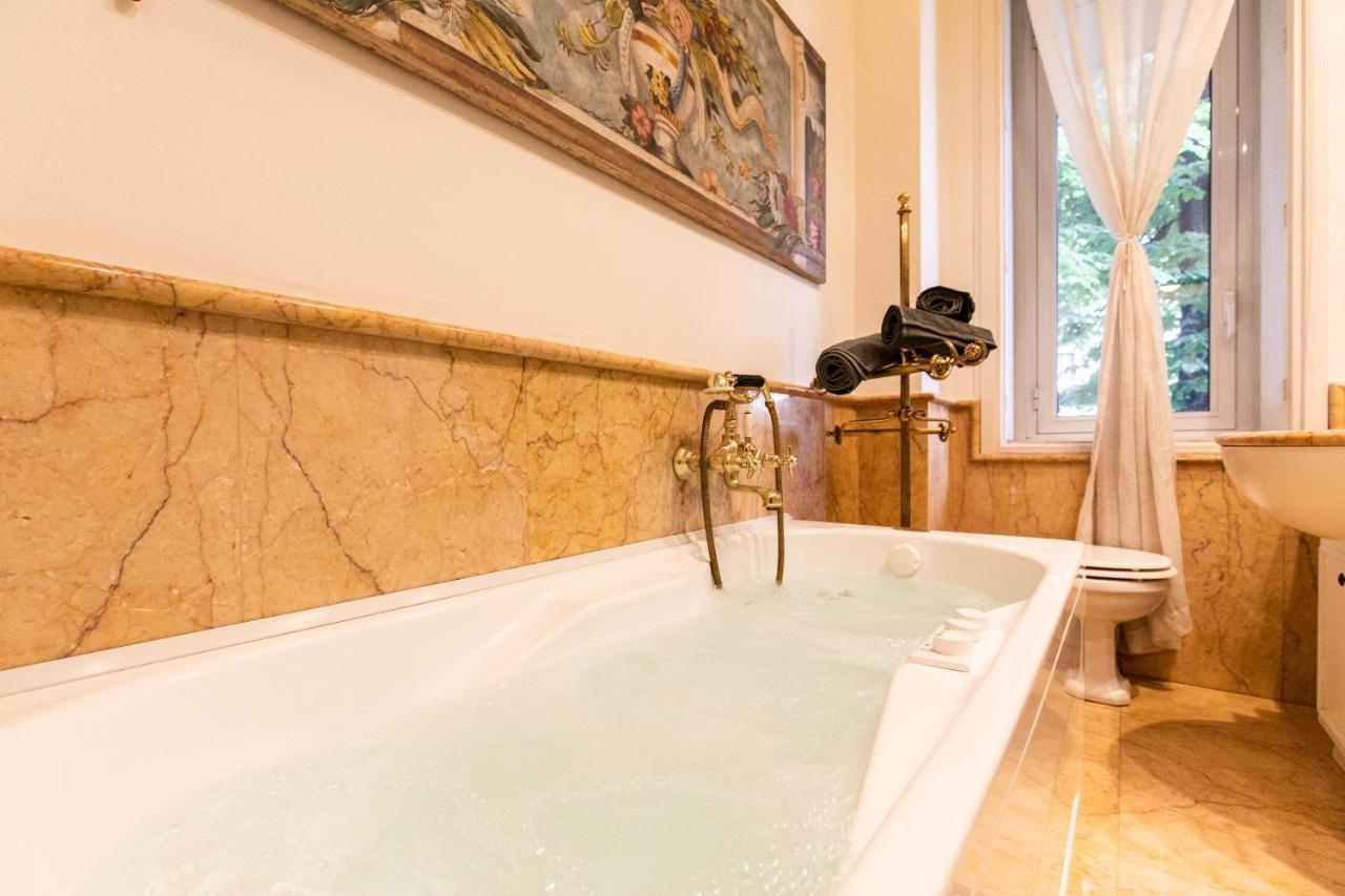 Klimt - Jacuzzi 5 Star - Luxury Design Apartment Milan Exterior photo
